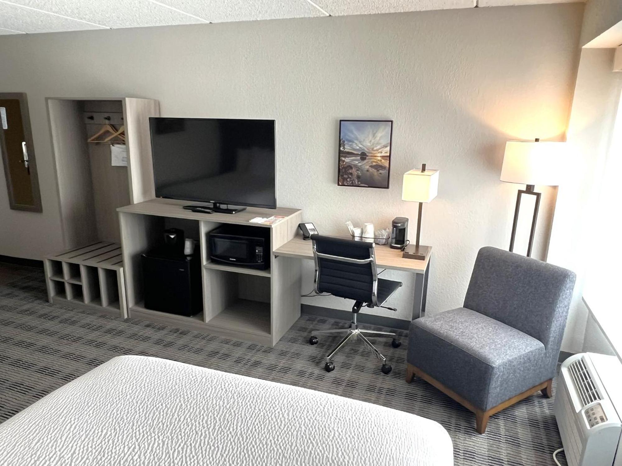 Americinn By Wyndham Baxter Brainerd Bagian luar foto