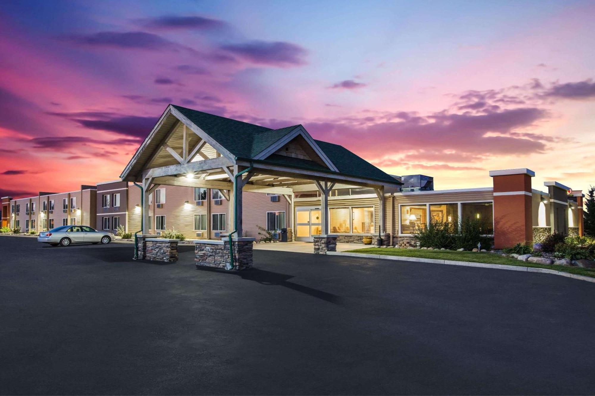 Americinn By Wyndham Baxter Brainerd Bagian luar foto