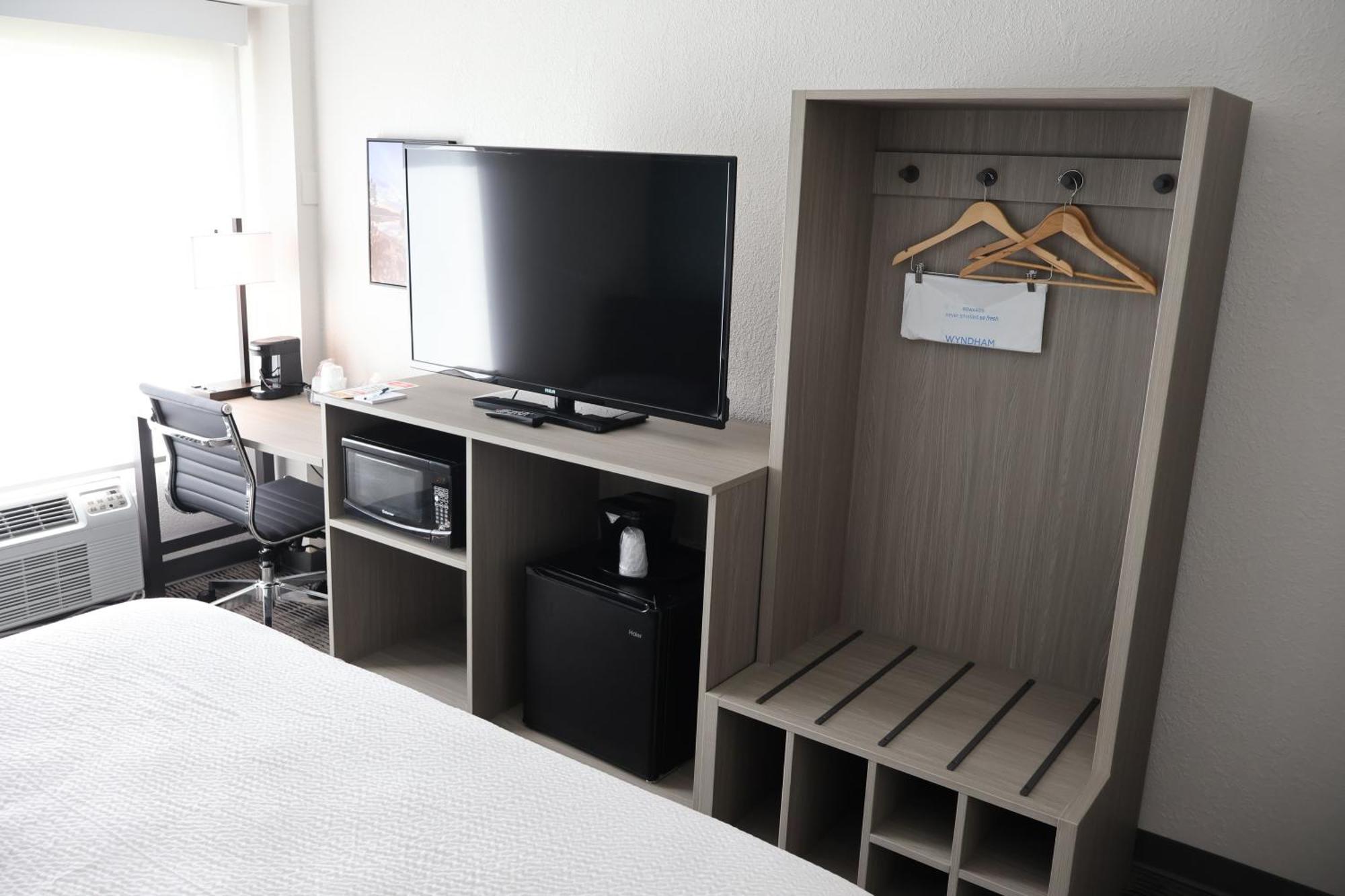 Americinn By Wyndham Baxter Brainerd Bagian luar foto