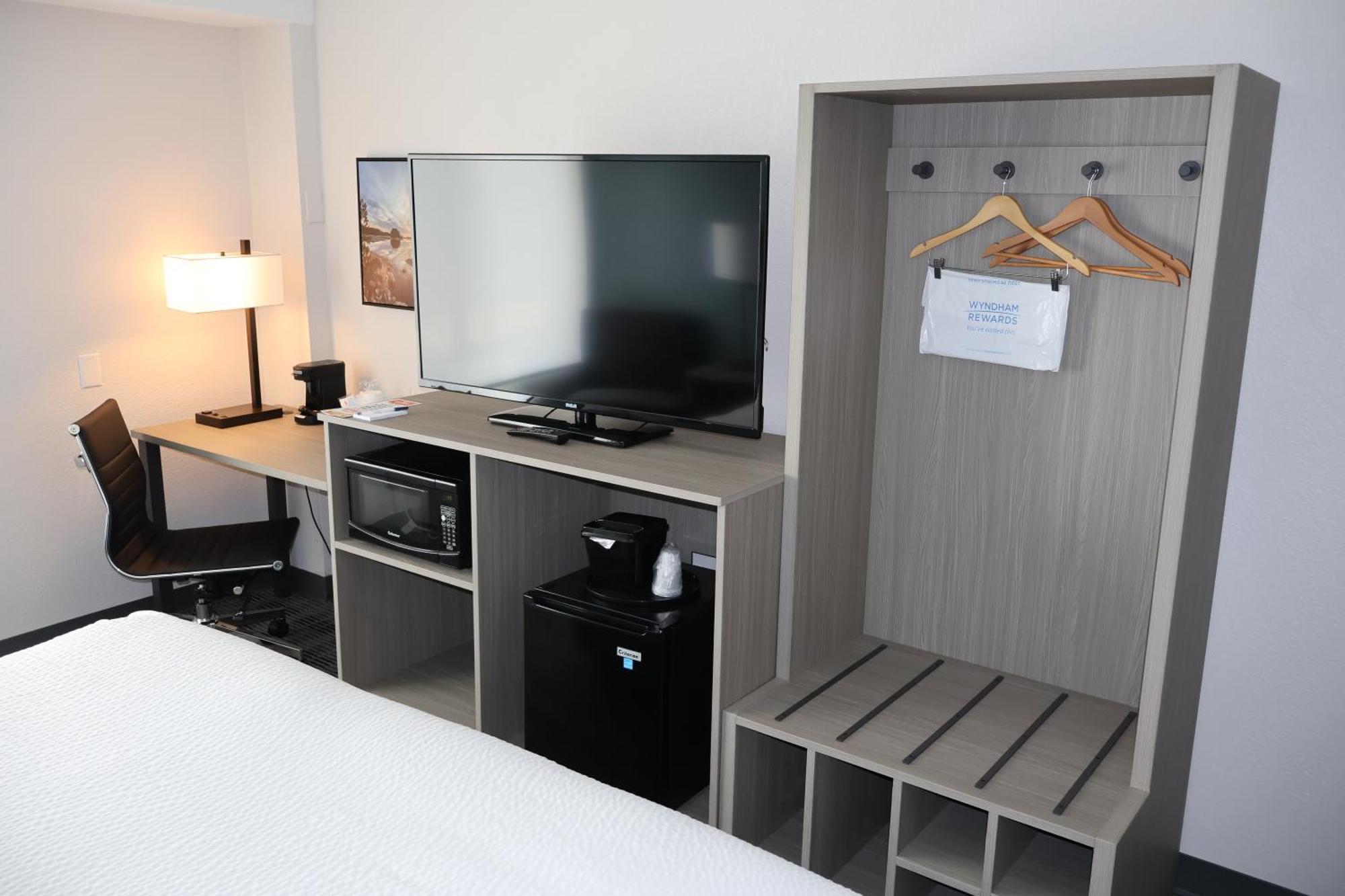 Americinn By Wyndham Baxter Brainerd Bagian luar foto